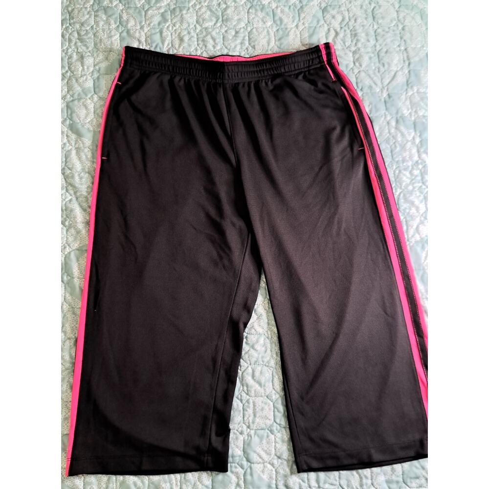 Women's Sport Essentials Black with Pink Stripped Capris Size Large